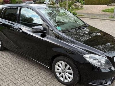 Usata Mercedes B200 136 CV (100 kW) 2014 Nero Monovolume