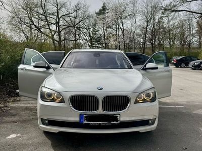 gebraucht BMW 750 i xDrive - Vollausstattung