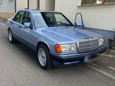 Gebraucht Mercedes 190 122 PS (89 kW) 1992 Blau Limousine