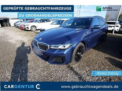 Phytonicblau (metallic) Gebraucht 2022 BMW 530e M Sport Kombi | 36.295 € (Fairer Preis)