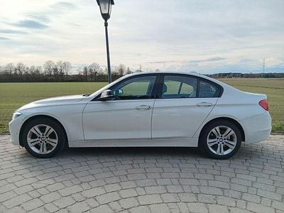 Gebraucht BMW 316 Sport Line 136 PS (100 kW) 2014 Weiß Limousine