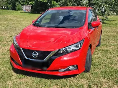 Gebraucht Nissan Leaf 110 kW (150 PS) 2021 Rot Kleinwagen