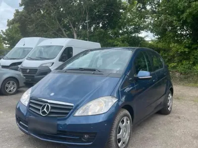 Gebraucht Mercedes A150 95 PS (69 kW) 2010 Blau Kleinwagen