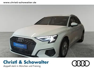 Gebraucht Audi A3 Sportback e-tron Ambiente 204 PS (150 kW) 2023 Ibisweiß Kleinwagen
