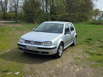Usata VW Golf IV 101 CV (74 kW) 2003 Argento Utilitaria
