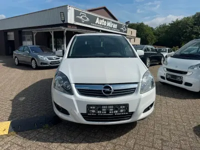 Gebraucht Opel Zafira Design Edition 150 PS (110 kW) 2011 Weiß Van / Kleinbus
