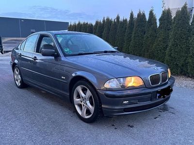 Gebraucht BMW 320 150 PS (110 kW) 2000 Grau Limousine