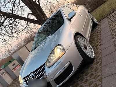 Gebraucht VW Jetta 115 PS (84 kW) 2005 Silber Limousine