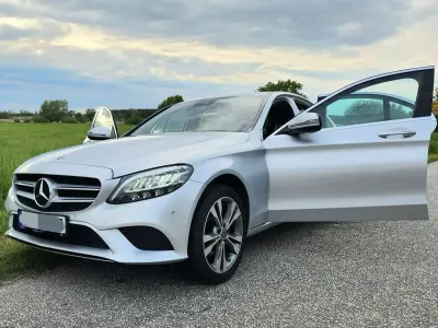 Gebraucht Mercedes C200 160 PS (117 kW) 2019 Silber Limousine