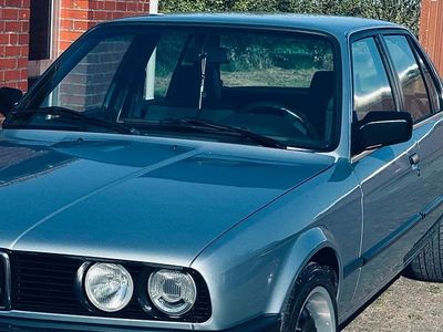 Gebraucht BMW 316 102 PS (75 kW) 1990 Blau Limousine