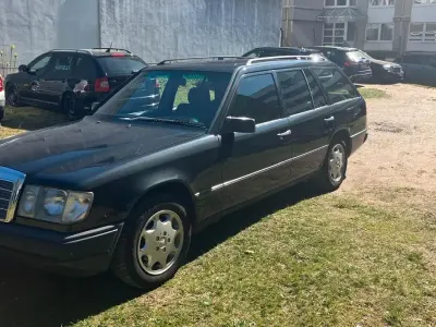 Gebraucht Mercedes 230 132 PS (97 kW) 1989 Schwarz Kombi