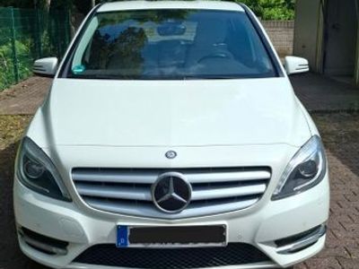 Mercedes B200