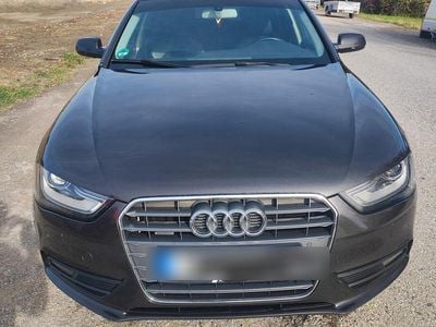 Schwarz Gebraucht 2013 Audi A4 Sport Kombi | 10.700 € (Etwas zu teuer)