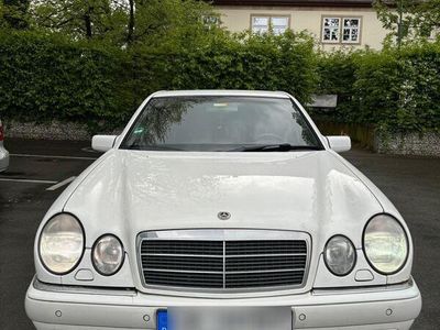 Mercedes E280