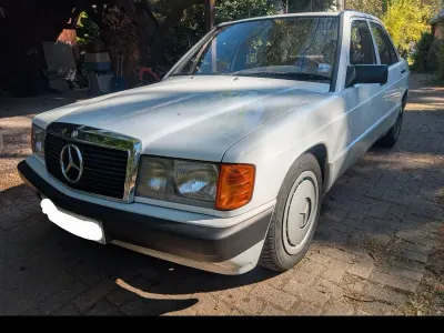Używany Mercedes 190 109 KM (80 kW) 1990 Biały Sedan/Limuzyna