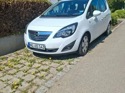 Używany Opel Meriva Design Edition 101 KM (74 kW) 2010 Biały Minivan