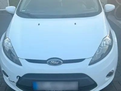 Gebraucht Ford Fiesta 82 PS (60 kW) 2011 Weiß Coupé