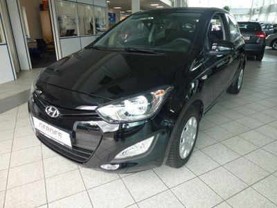 Gebraucht Hyundai i20 Edition 86 PS (63 kW) 2013 Schwarz Limousine