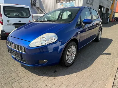 Gebraucht Fiat Punto 95 PS (69 kW) 2009 Blau Kleinwagen