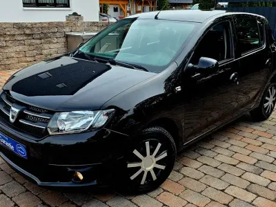 Gebraucht Dacia Sandero 90 PS (66 kW) 2013 Schwarz Limousine