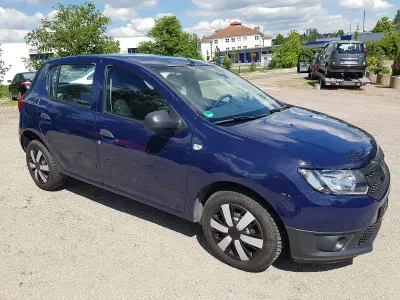 Gebraucht Dacia Sandero 73 PS (53 kW) 2016 Blau Kleinwagen