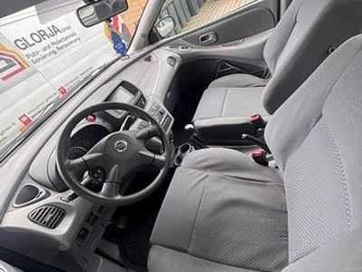 Nissan Almera Tino