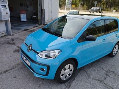 Second-hand VW up! 65 CP (47 kW) 2025 Albastru Hatchback