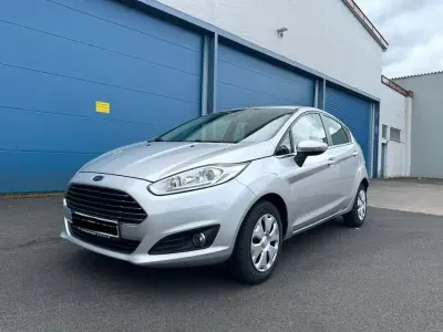 Używany Ford Fiesta 101 KM (74 kW) 2013 Srebrny Sedan/Limuzyna