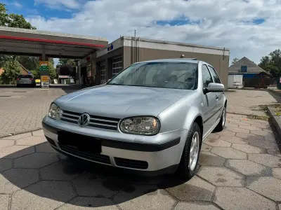 Gebraucht VW Golf IV 105 PS (77 kW) 2002 Silber Kleinwagen