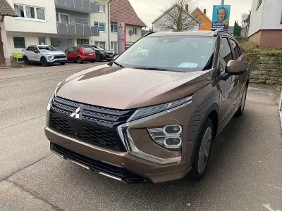 Gebraucht Mitsubishi Eclipse Cross Select 188 PS (138 kW) 2025 Braun SUV
