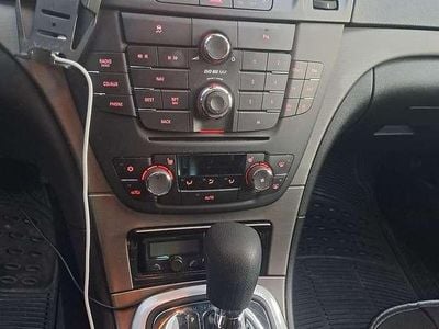 Usado Opel Insignia Design Edition 131 HP (96 kW) 2011 Carrinha