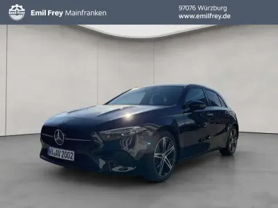 Gebraucht Mercedes A200 Advanced 163 PS (119 kW) 2026 Kosmosschwarz metallic Limousine
