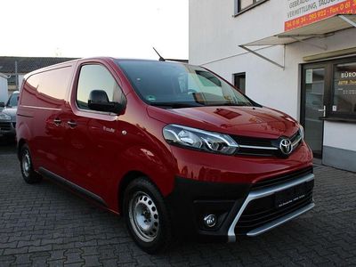 Gebraucht Toyota Proace 116 PS (85 kW) 2018 Rot Van / Kleinbus