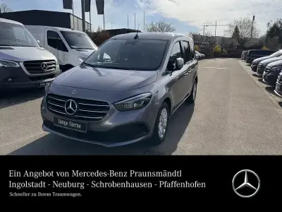 Gebraucht Mercedes T180 Progressive 116 PS (85 kW) 2025 Grau Van / Kleinbus