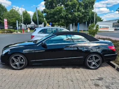 Gebraucht Mercedes 220 170 PS (125 kW) 2011 Schwarz Cabrio