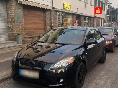 Gebraucht Kia ProCeed 130 PS (95 kW) 2009 Schwarz Kleinwagen