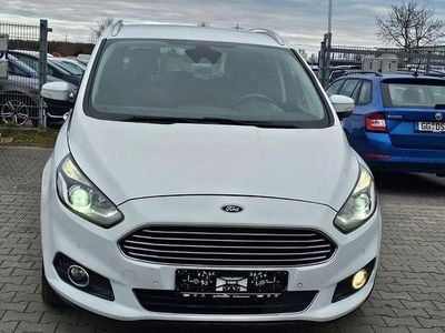 Gebraucht Ford S-MAX Titanium 179 PS (131 kW) 2017 Weiß Van / Kleinbus