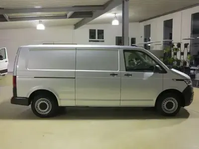 Gebraucht VW T6.1 150 PS (110 kW) 2020 Reflexsilber (metallic) Van
