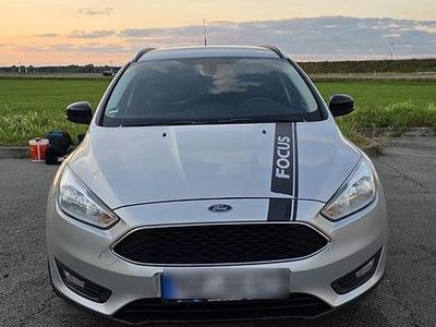 Silber Gebraucht 2015 Ford Focus Kombi | 6.999 € (Teuer)