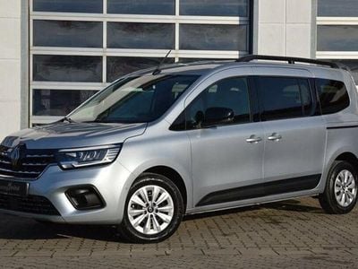 Grau Gebraucht 2025 Renault Kangoo Techno Limousine | 30.950 € (Guter Preis)