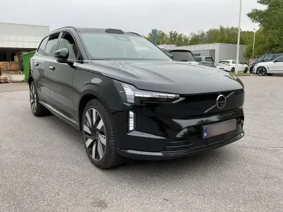 Second-hand Volvo EX90 Ultra 300 kW (408 CP) 2025 Negru SUV