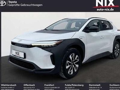 Platinumweiß perleffekt Gebraucht 2024 Toyota bZ4X Team SUV | 36.750 € (Fairer Preis)