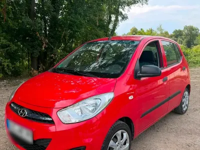 Gebraucht Hyundai i10 67 PS (49 kW) 2013 Rot Kleinwagen