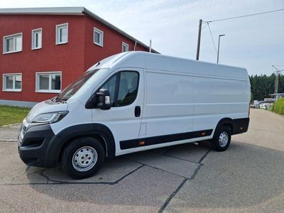 Gebraucht Peugeot Boxer Premium 165 PS (121 kW) 2022 Lackierung weiss icy/deckende Van