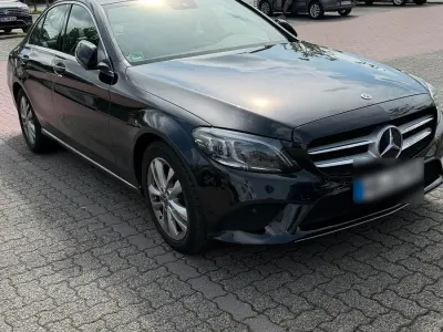 Gebraucht Mercedes C180 150 PS (110 kW) 2019 Schwarz Limousine