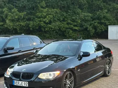 Gebraucht BMW 325 M Sport 204 PS (150 kW) 2011 Schwarz Coupé