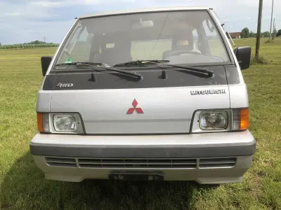 Gebraucht Mitsubishi L300 111 PS (81 kW) 1989 Silber Van / Kleinbus
