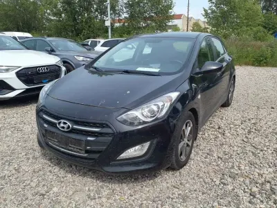 Gebraucht Hyundai i30 YES! 110 PS (80 kW) 2015 Schwarz Limousine