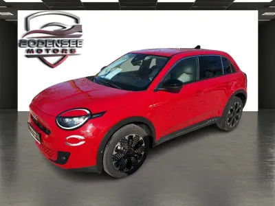 Gebraucht Fiat 600 La Prima 101 PS (74 kW) 2025 Rot SUV