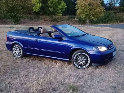 Gebraucht Opel Astra Edition 147 PS (108 kW) 2003 Blau Cabrio